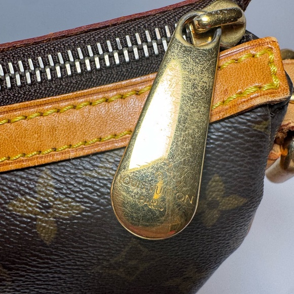 SOLD Louis Vuitton Tulum GM 2Way Crossbody/Shoulder Bag Monogram - Picture 13 of 16